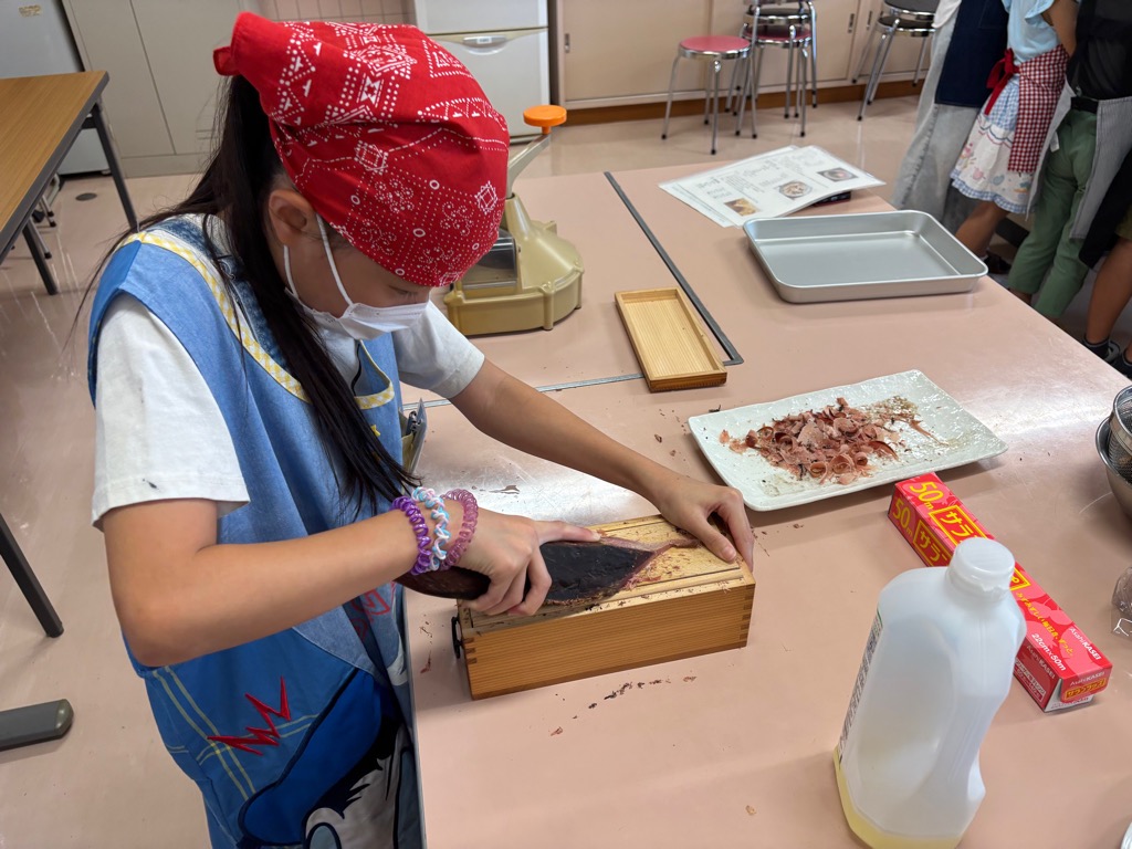 かつお節けずり