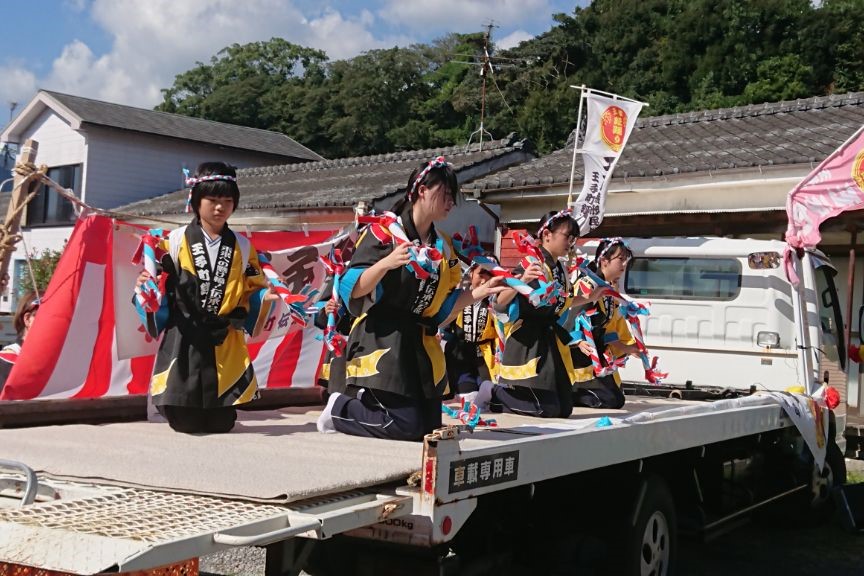 小中学生が王子町鉦踊り・銭太鼓