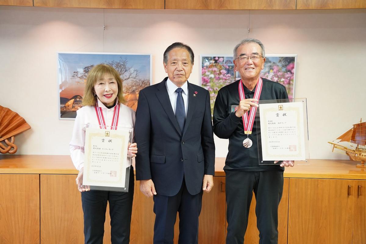 郡山宗大選手と郡山佳子選手が訪問