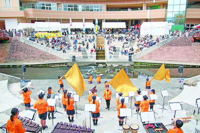 秋まつりで一日中大賑わい3