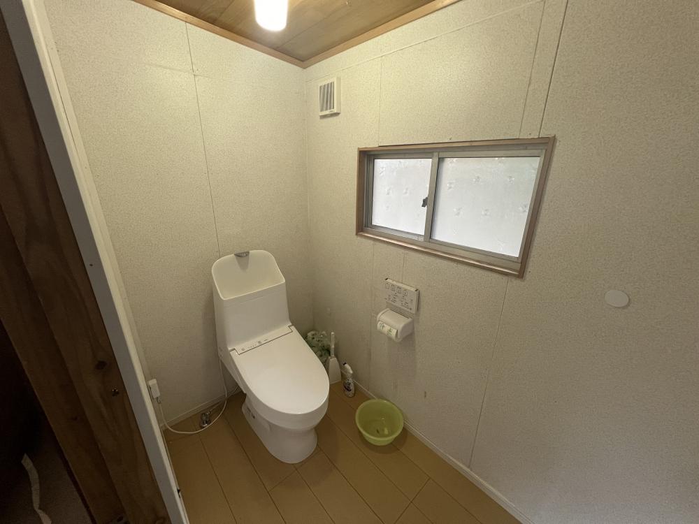 プレハブトイレ