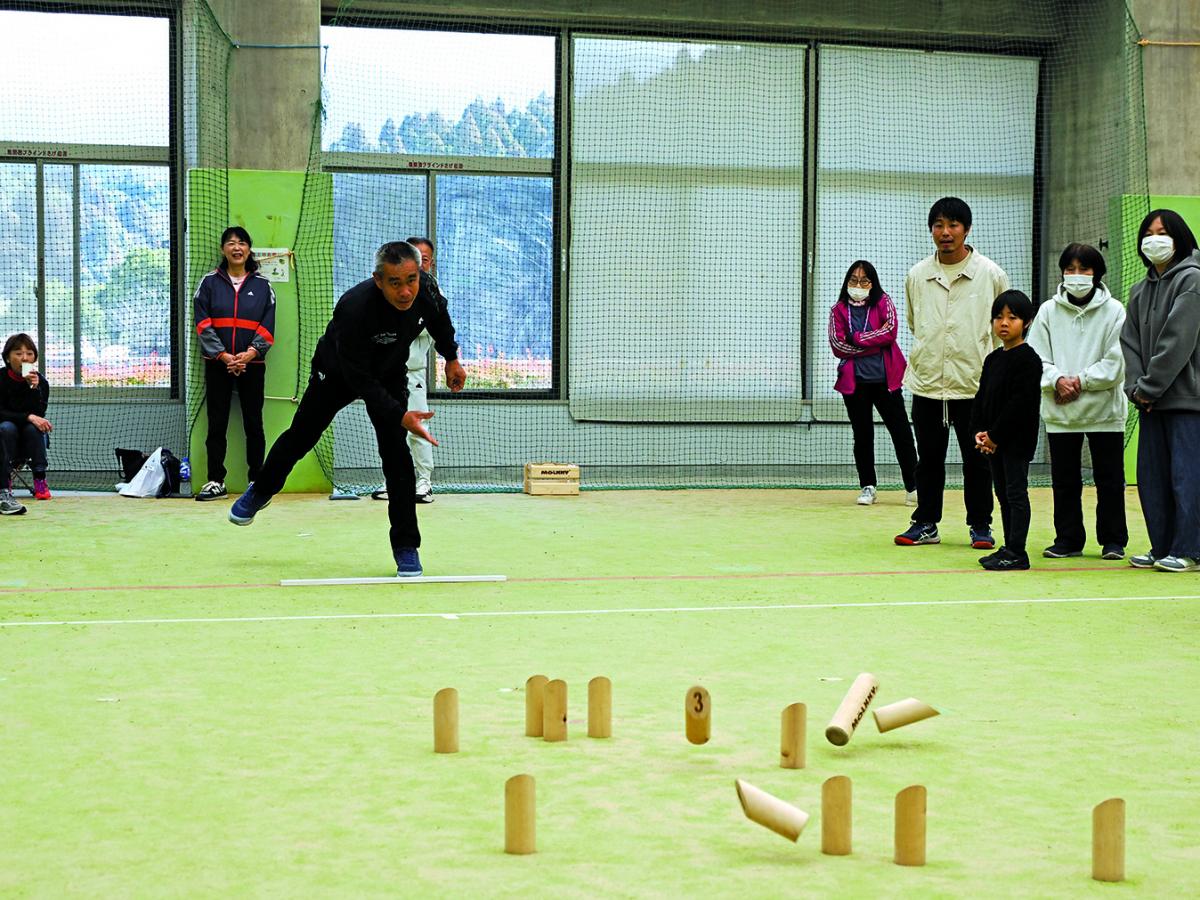 モルックで汗を流す