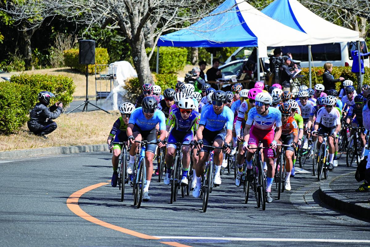 プロのサイクリングチームが激戦を展開4