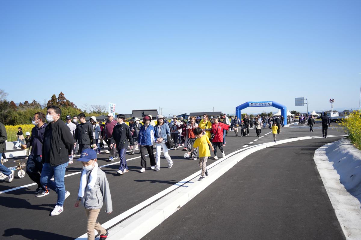 大隅縦貫道「吾平道路」の開通を祝う5