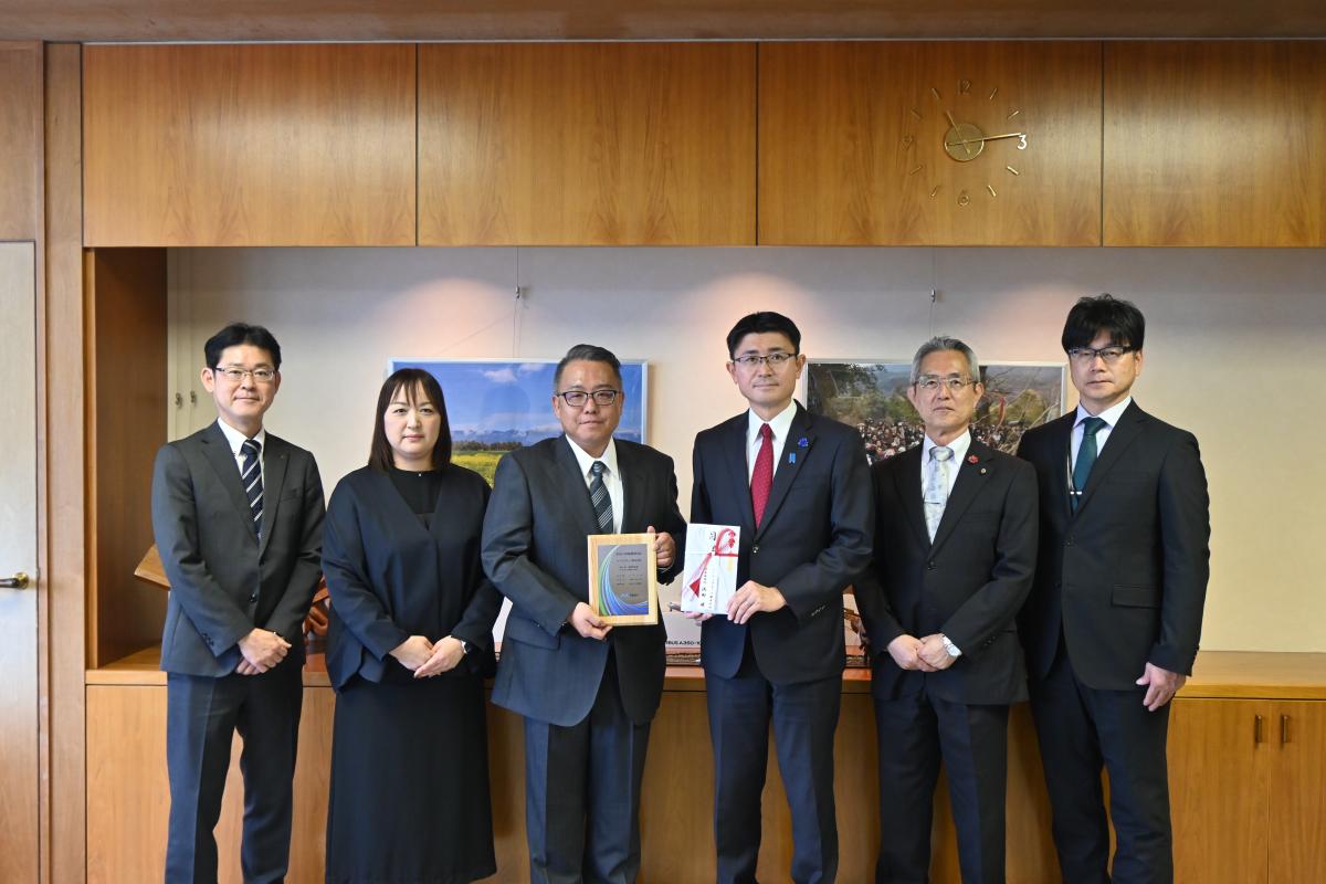 ハートングループ株式会社 寄附金贈呈式