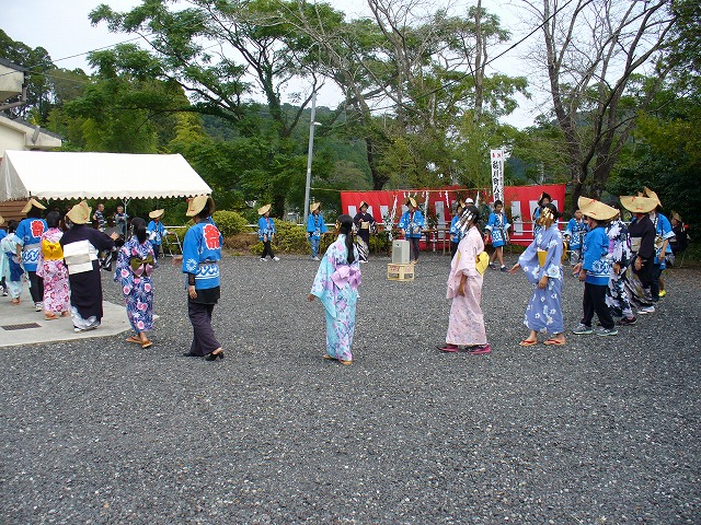 八月踊り