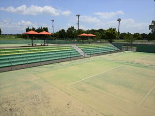 平和公園テニス場