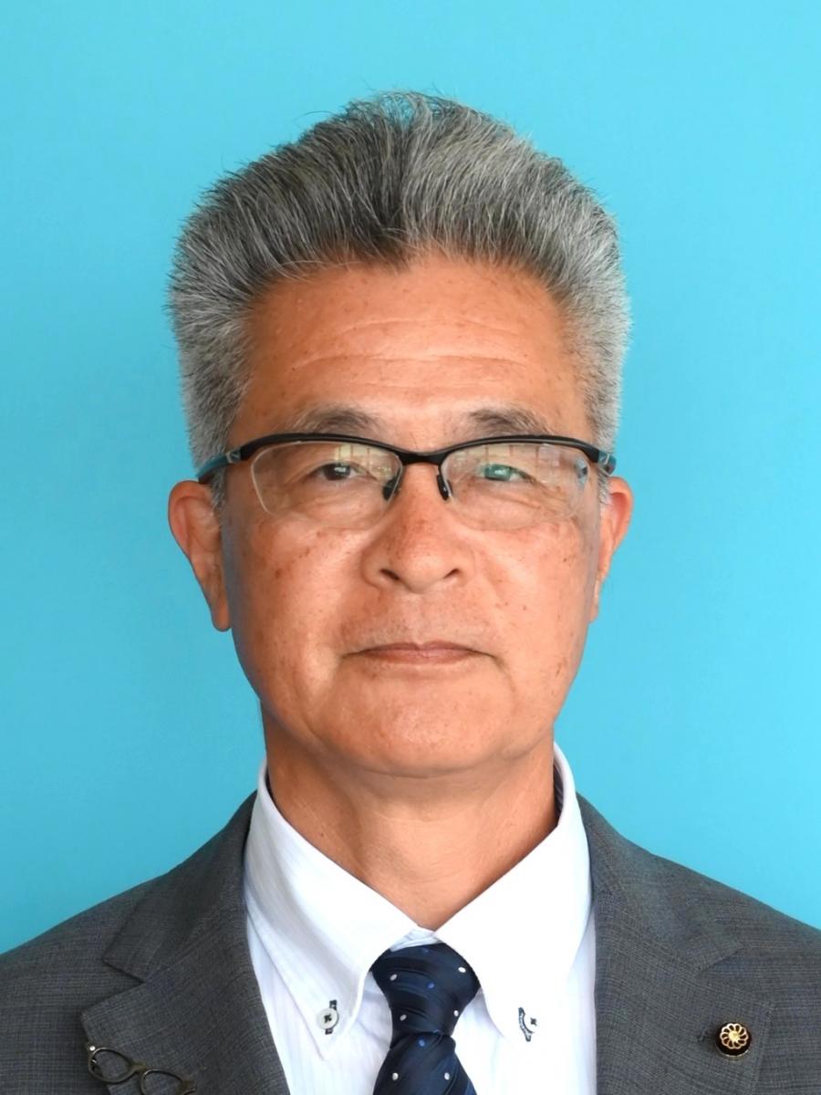 山下健二