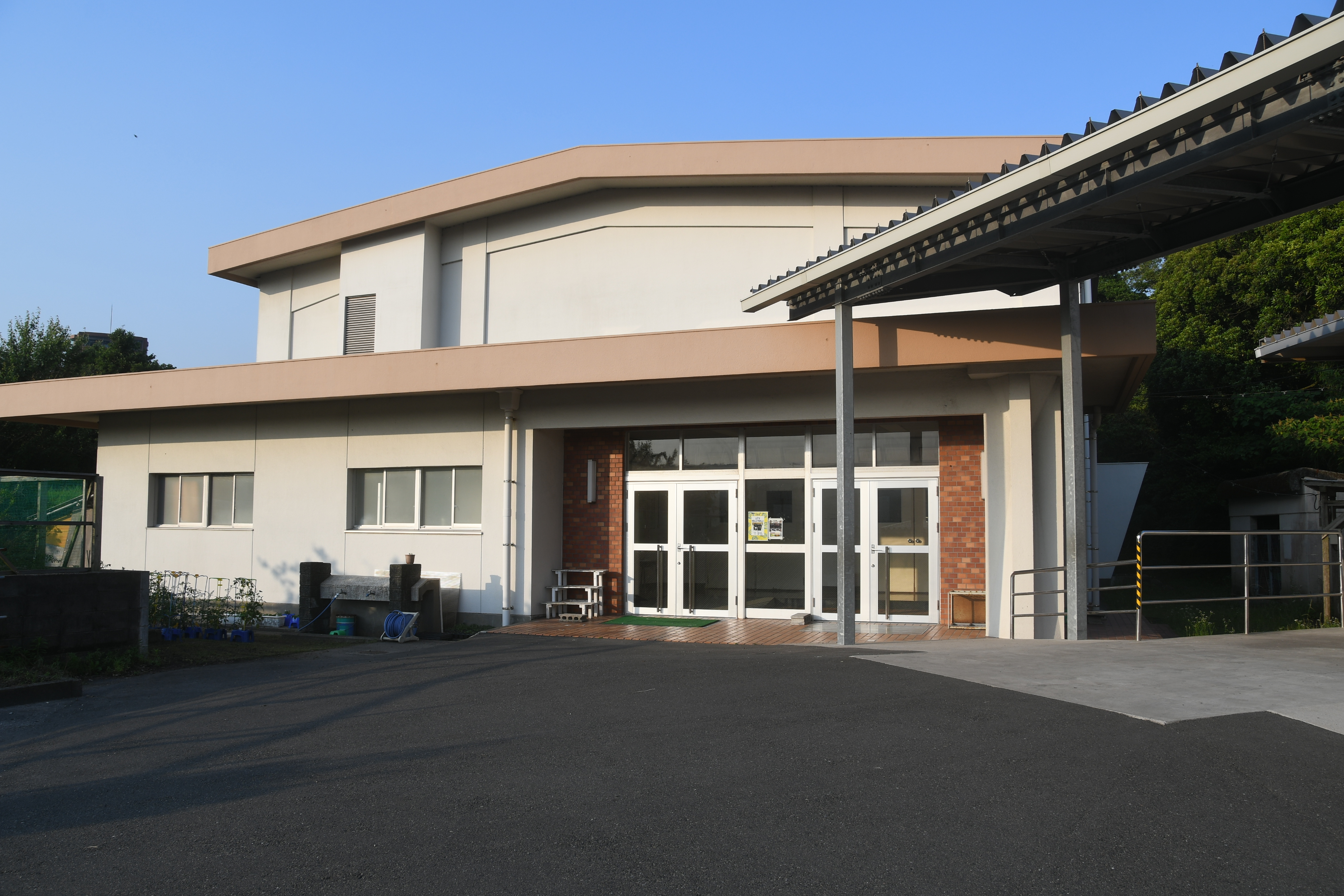 野里小学校体育館