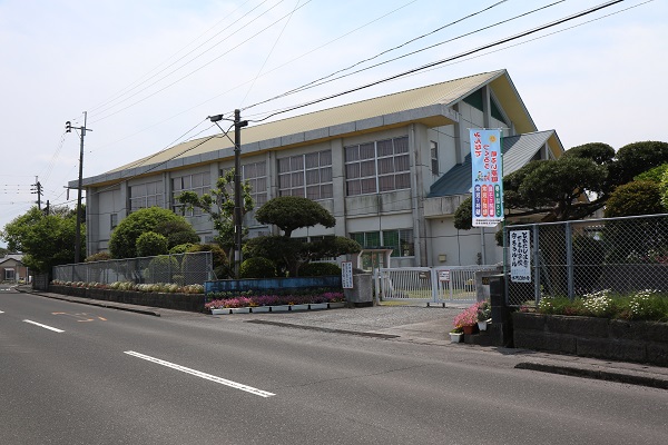 下名小学校体育館