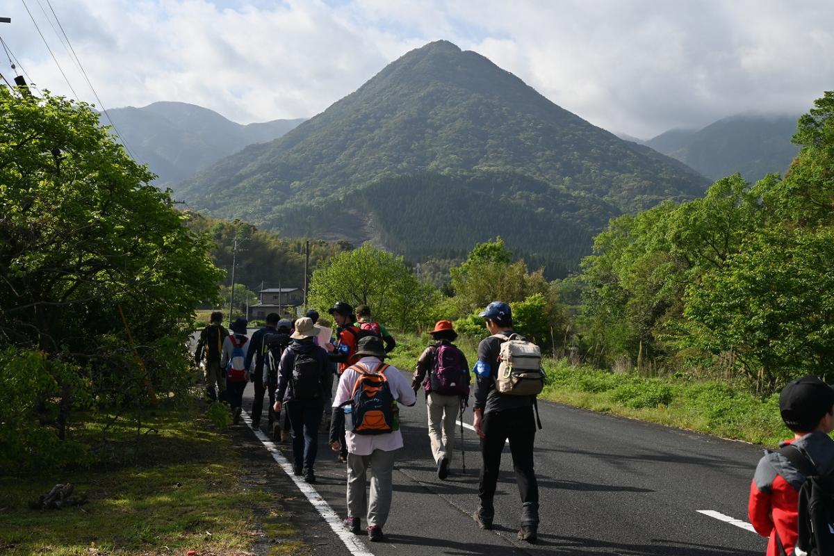 吾平中岳山開き登山(1)