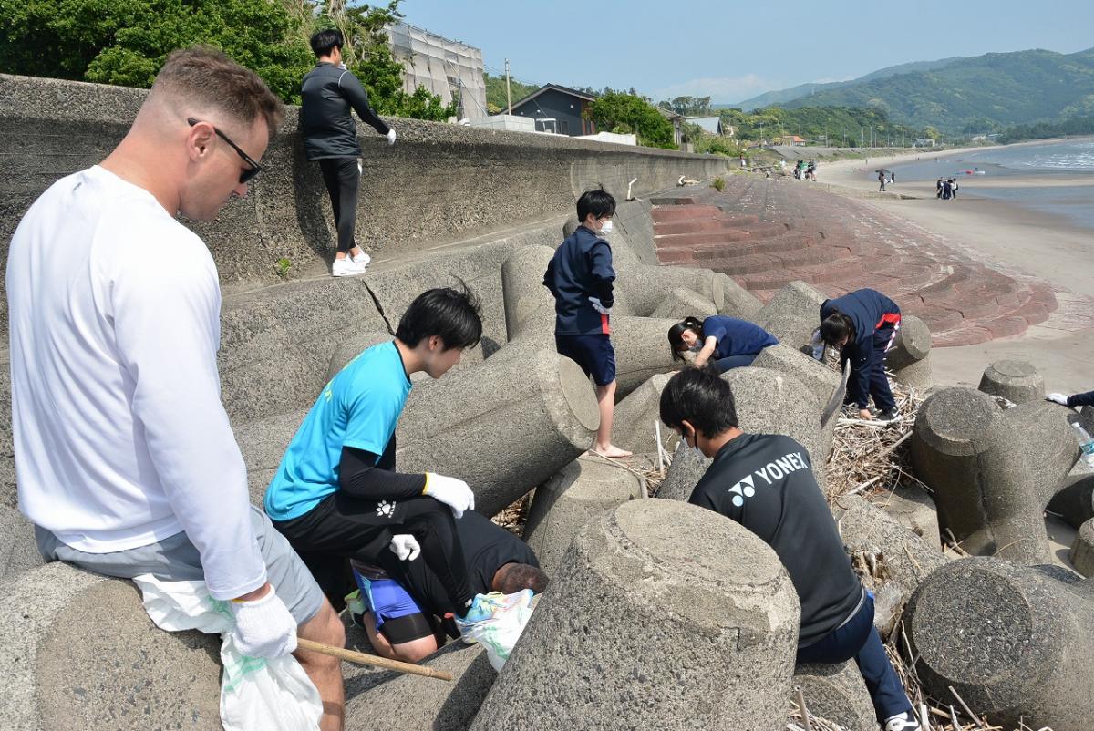 高須海岸清掃作業(2)