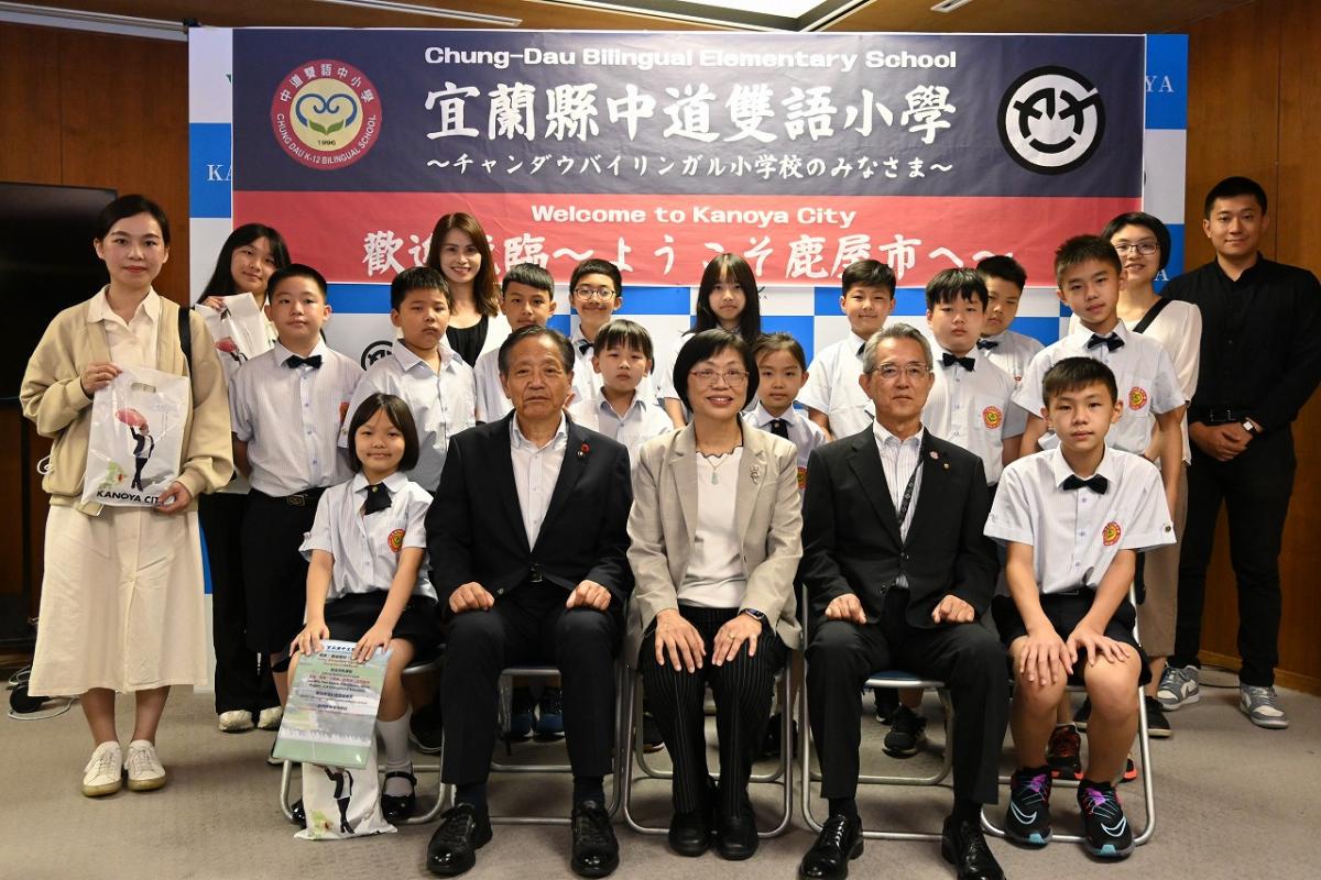 台湾チャンダウバイリンガル小学校と英語交流(1)